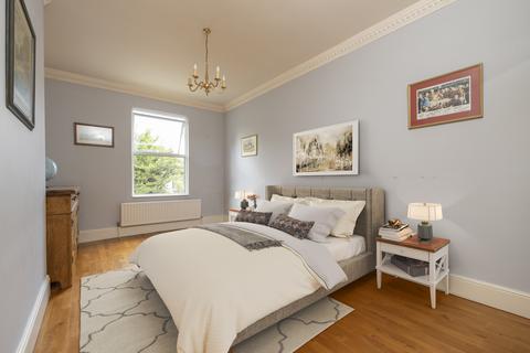 3 bedroom apartment for sale - Heathfield Road, Keston, Kent