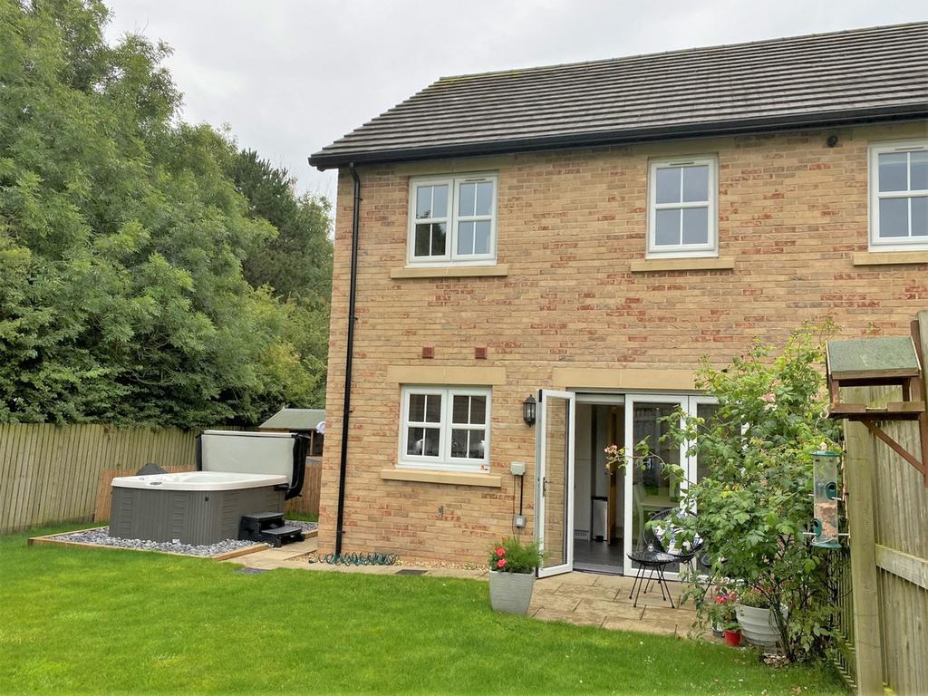 Langton Lane, Wrea Green, PR4 3 bed semidetached house £325,000