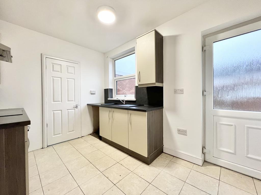 Briggs Avenue, Castleford 3 bed terraced house £825 pcm (£190 pw)