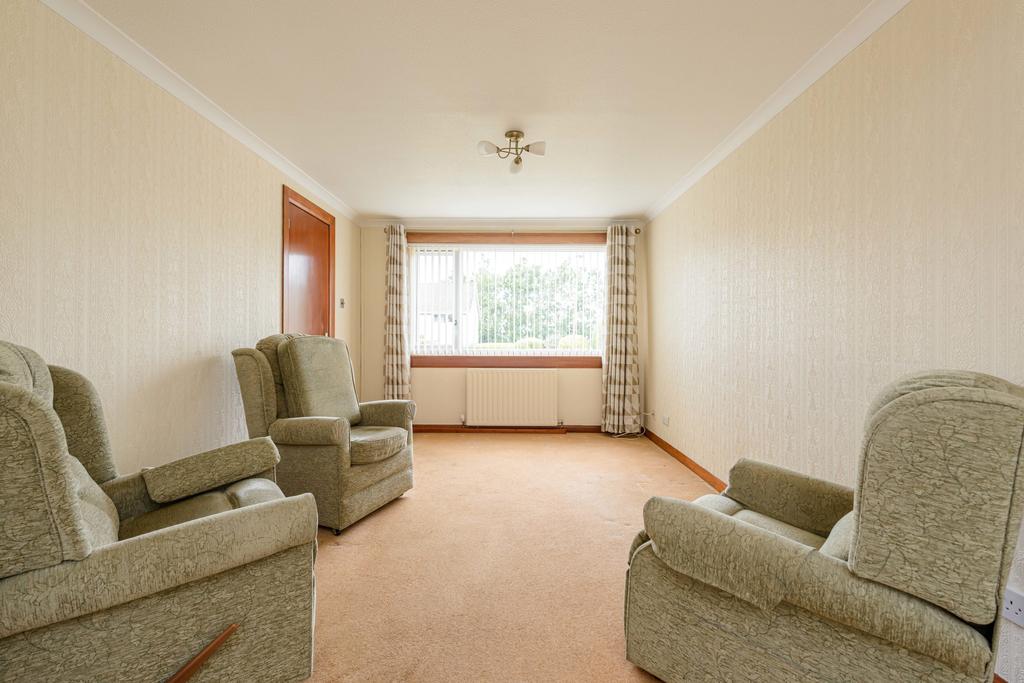105 Currievale Drive, Edinburgh, EH14... 3 bed semidetached house £