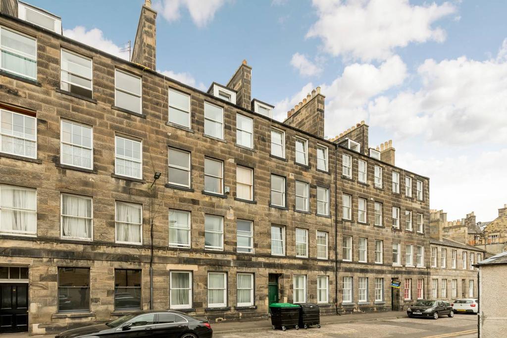 12/5 Kirk Street, Leith, EH6 5EY 2 bed flat £240,000