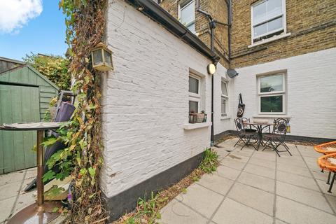 Ground Floor Flat, 16 Albion Way, London, SE13 6BT