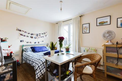 4 bedroom end of terrace house for sale - Bartholomews Square, Horfield, Bristol, BS7