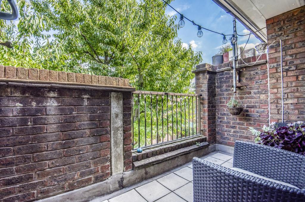 King Arthur Close Peckham SE15 1 bed flat for sale £300,000
