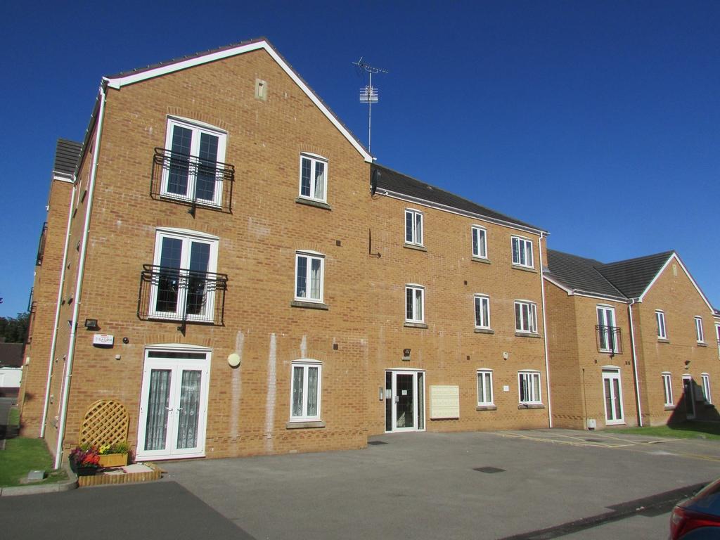 Maxwell Road, Rumney, Cardiff. CF3 2 bed ground floor flat £160,000