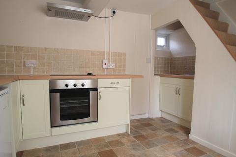 2 bedroom end of terrace house to rent, High Street, Kidlington