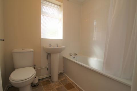 2 bedroom end of terrace house to rent, High Street, Kidlington