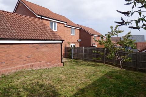 2 bedroom end of terrace house to rent, Post Coach Way, Cranbrook