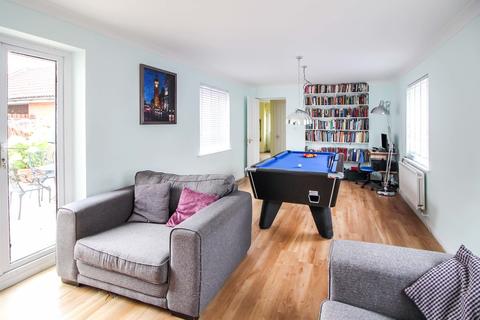 38 Hadfield Drive, Black Notley, Braintree, CM77 8XW