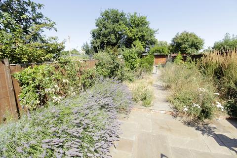 46 Hart Road, Byfleet, West Byfleet, KT14 7NH