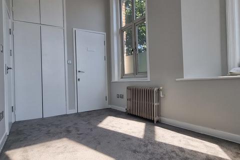 3 bedroom flat share to rent, Old Kent Road, London SE1