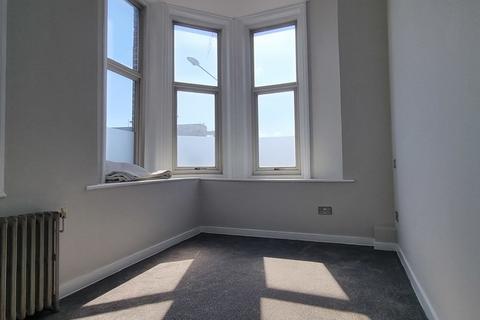 3 bedroom flat share to rent, Old Kent Road, London SE1