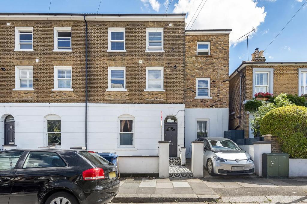 Mill Hill Road, Acton 2 bed flat £600,000