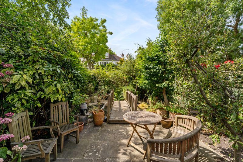 Middle garden