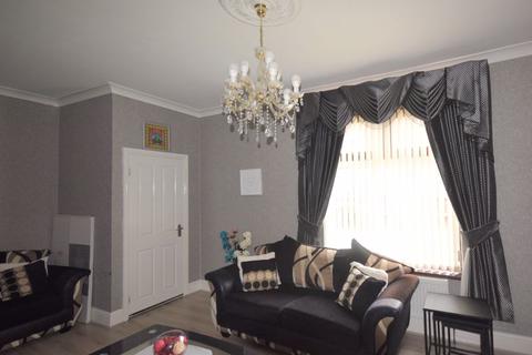 5 bedroom end of terrace house for sale - Park Road, Rochdale