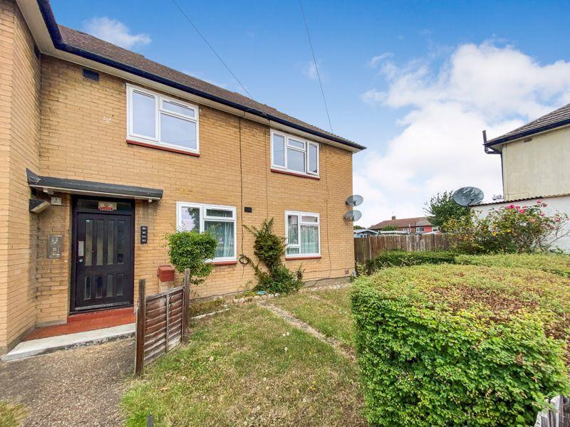 One Bedroom Ground Floor Flat in Daiglen Drive, South Ockendon, Essex 1