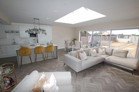 31 Buxton Road, Grays, RM16 2XZ