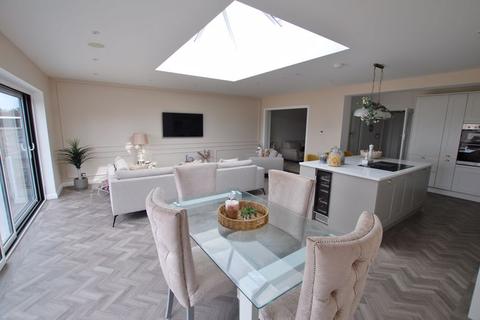 31 Buxton Road, Grays, RM16 2XZ