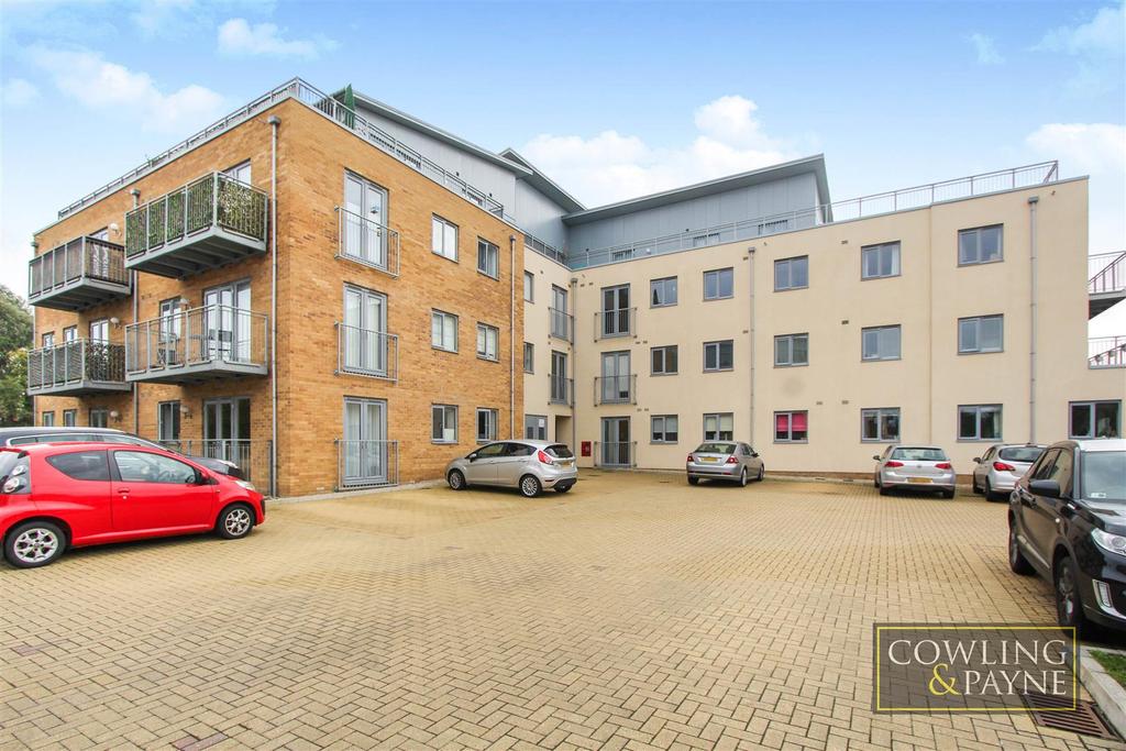 Ramsden Court, Golden Jubilee Way, Wickford 2 bed apartment for sale