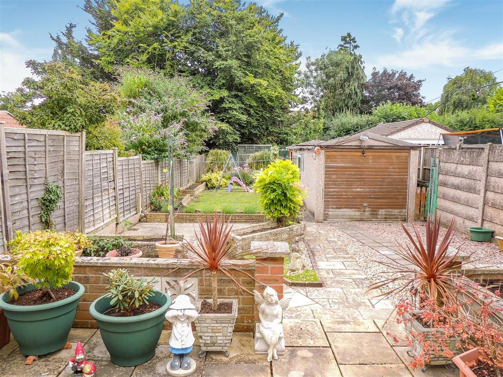 Cadbury Heath Road, Bristol 3 bed semidetached house £350,000