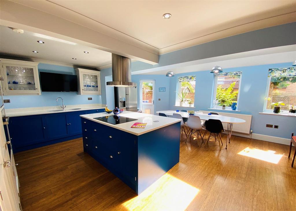 Selby Road, Wistow, Selby 3 bed detached house for sale £325,000