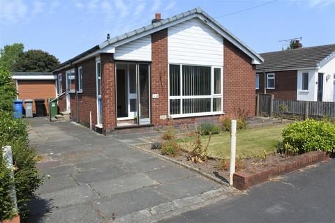 3 bedroom detached bungalow for sale - Ryeburn Walk, Davyhulme, Manchester