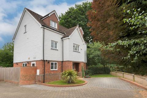 5 bedroom detached house for sale, Quindell Place, Kings Hill