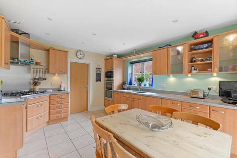 5 bedroom detached house for sale, Quindell Place, Kings Hill