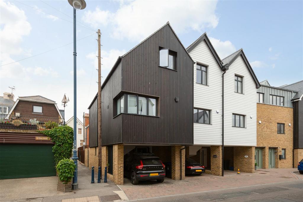 Sea Street, Whitstable 2 bed house for sale £865,000