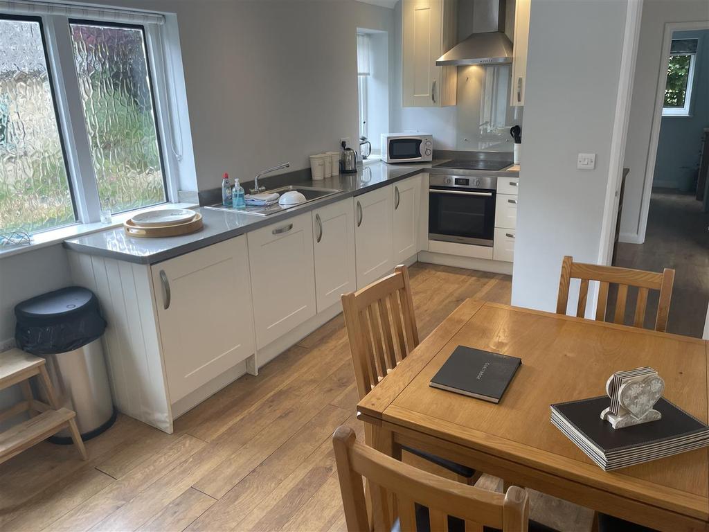 Kitchen area.JPG