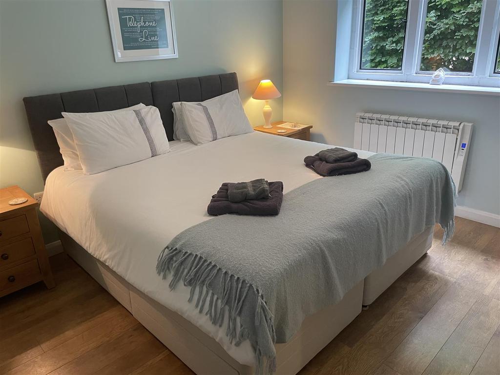 Bed 1.JPG
