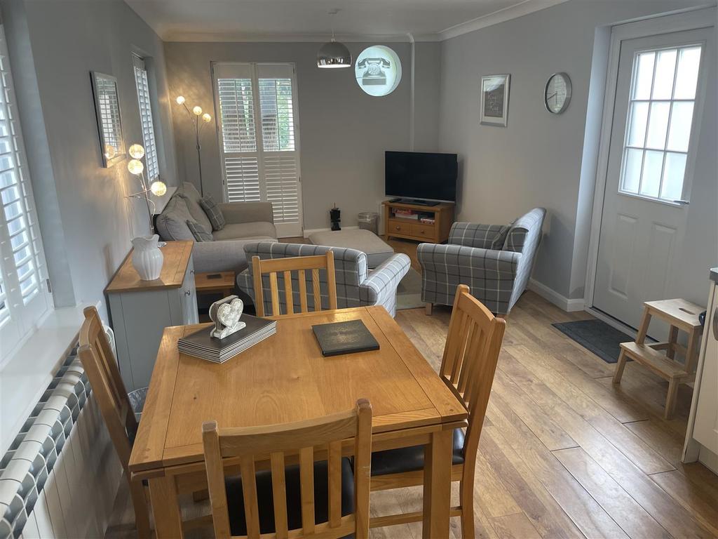 Dining area.JPG