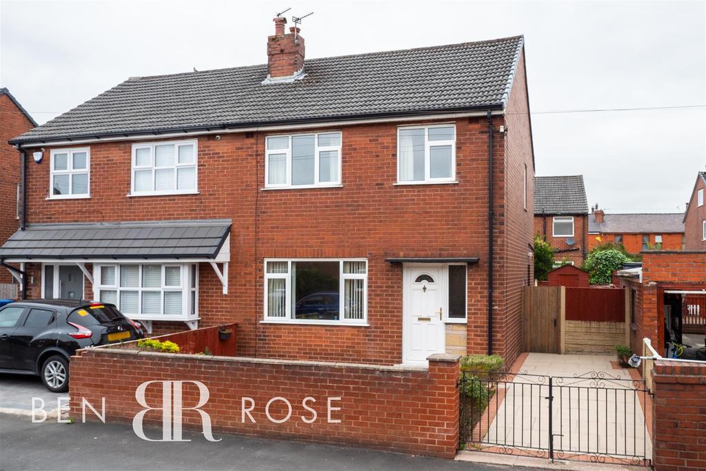 St. Peters Street, Chorley 3 bed semidetached house £164,995