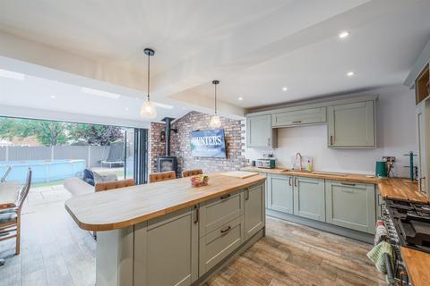 35 Aldgate Drive, Amblecote, Brierley Hill, DY5 3NT