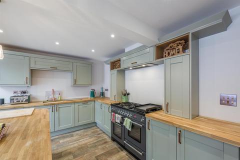 35 Aldgate Drive, Amblecote, Brierley Hill, DY5 3NT