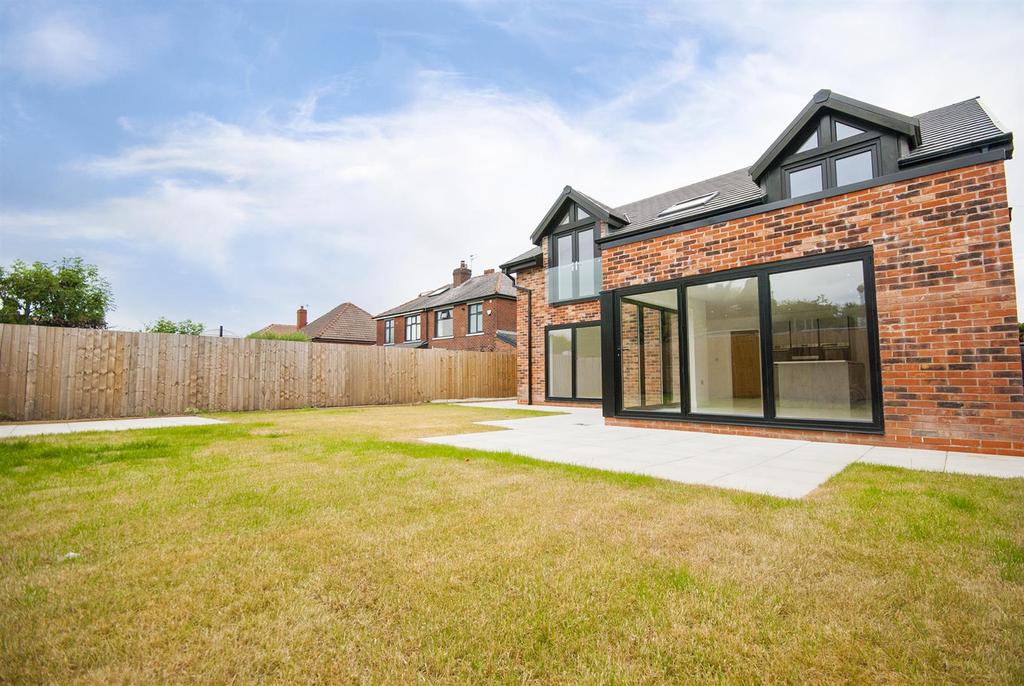 Ainsworth Road, Bury 4 bed detached house £625,000