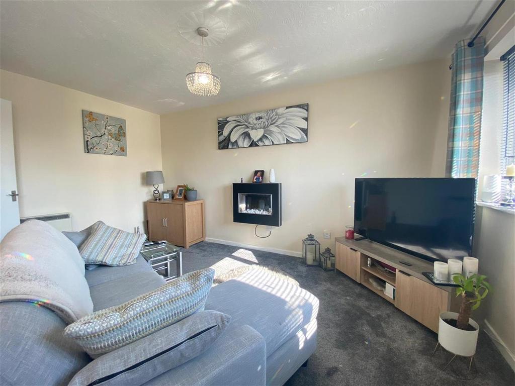 Dadford View, Brierley Hill, Stourbridge 1 bed £625 pcm (£