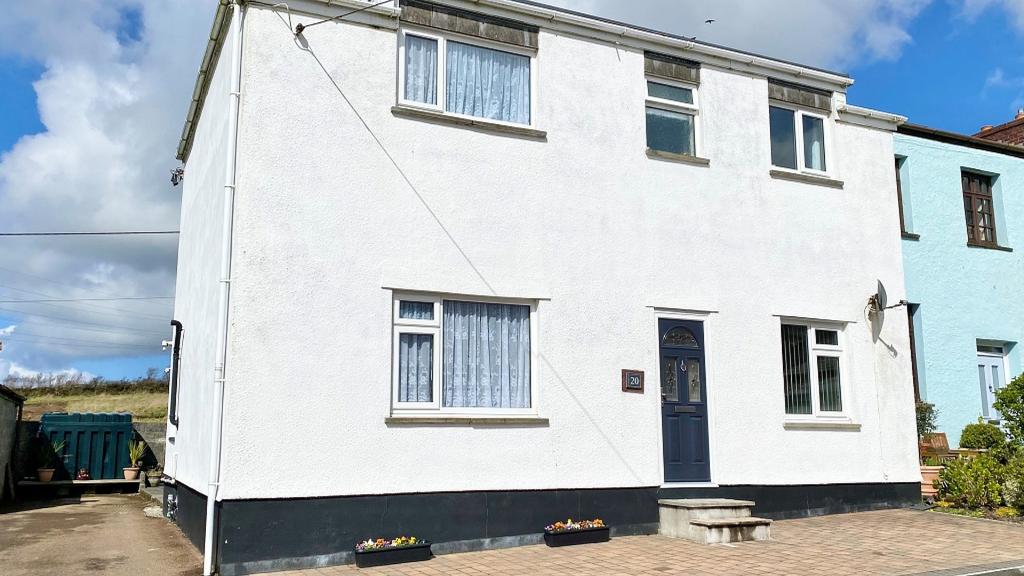 Camelford, Camelford 4 bed house £259,950