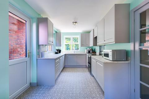 4 bedroom detached house for sale, The Trunnions, Rochford, SS4
