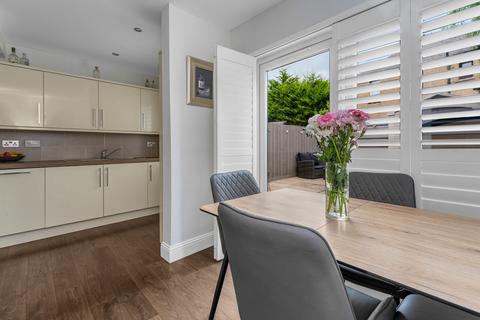 87 Pirniefield Place, Edinburgh, EH6 7PZ