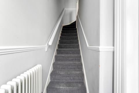 87 Pirniefield Place, Edinburgh, EH6 7PZ