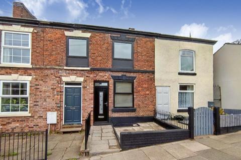 3 bedroom terraced house to rent, Brook Street, Macclesfield