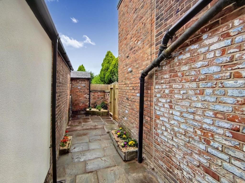 Courtyard Garden