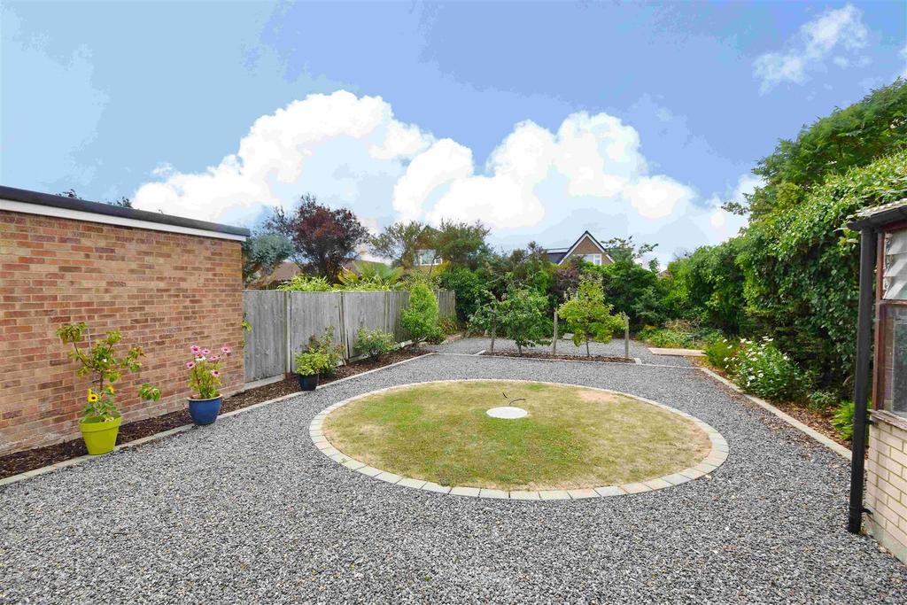 Eden Road, Seasalter, Whitstable 3 bed semidetached bungalow £425,000