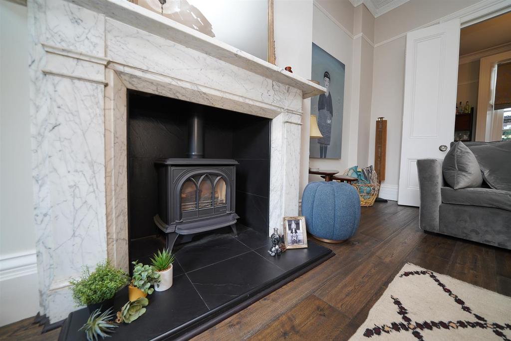 45 Leam Terrace-8.jpg