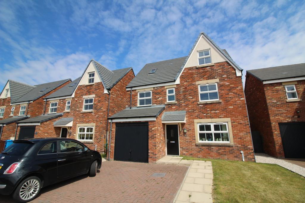 Fletcher Drive, Lytham St. Annes, FY8 5 bed detached house for sale £