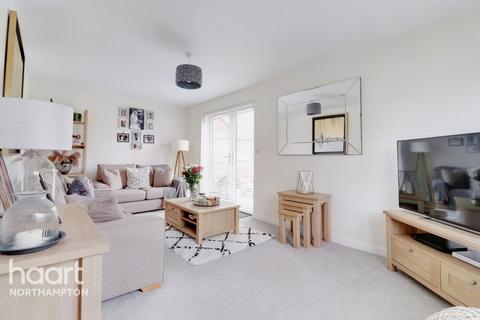 1 Shaw Close, Northampton, NN2 8FX