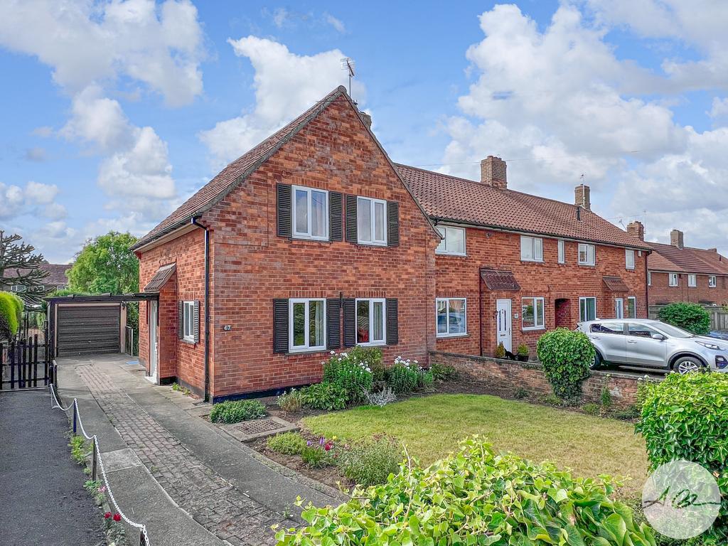 Hambleton Avenue, Thirsk, YO7 3 bed semidetached house £187,500