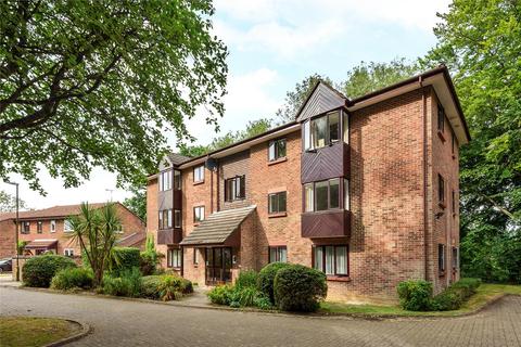 1 bedroom flat for sale, Puttocks Close, Haslemere, GU27