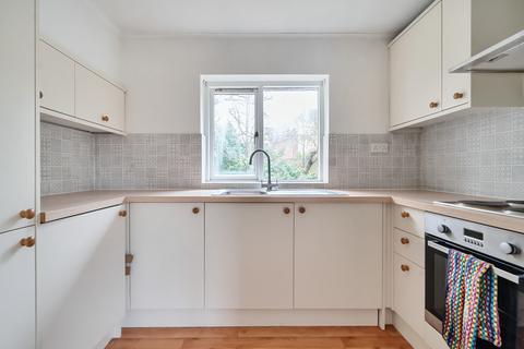 1 bedroom flat for sale, Puttocks Close, Haslemere, GU27